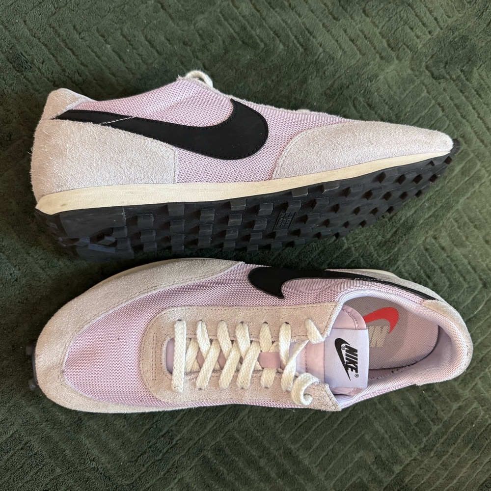 Nike Suede
Retro Sneakers